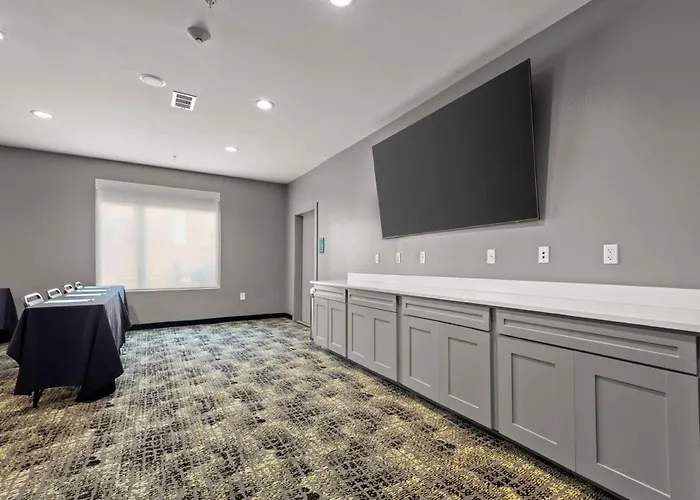 Holiday Inn Gonzales By Ihg